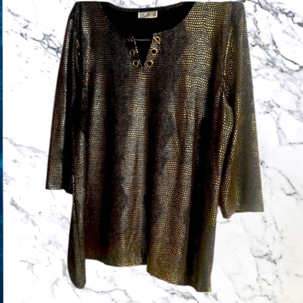 Black Top with a Shimmering Metallic Gold Textured Pattern & Gold Grommets! (L)